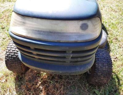 20HP Craftsman LT1000 Riding Mower 42 Inch Cut - Thumbnail 3