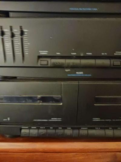 Retro Stereo plays - Thumbnail 6