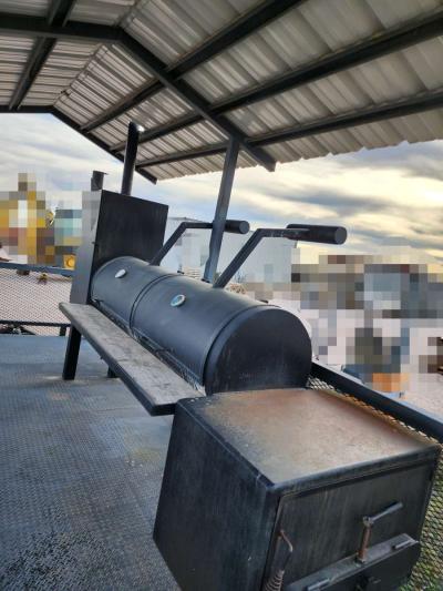 BBQ pit with trailer - Thumbnail 2