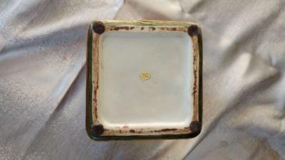 Ceramic Decorative Canister With Frog On top - Thumbnail 4