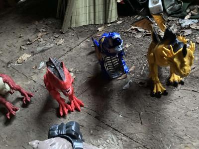 Dinosaurs and Dragon - Thumbnail 3