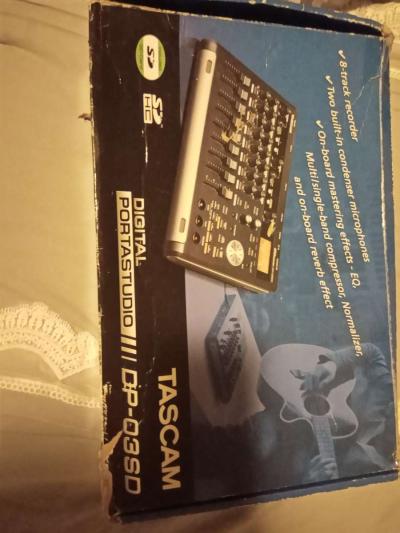 Tascam Recorder  8 tracks digital new in box - Thumbnail 2