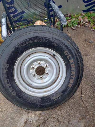 two trailer tires 16 inch - Thumbnail 3