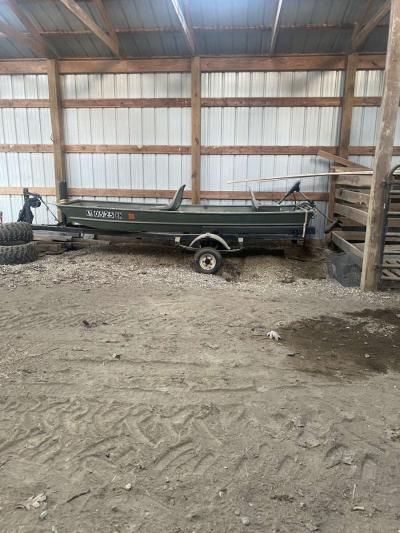 14ft Jon boat - Thumbnail 3