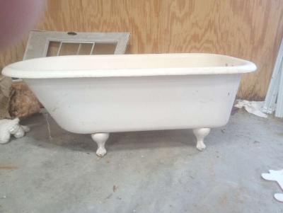 old claw foot tub in perfect condition very deep tub - Thumbnail 4