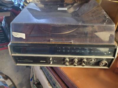 vintage turn table - Thumbnail 4