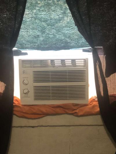 Air conditioner - Thumbnail 2