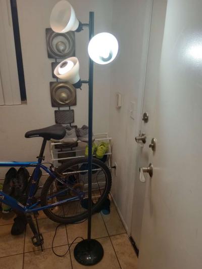 lamp like new - Thumbnail 2