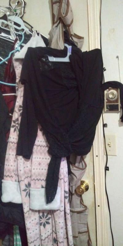 light lace over jacket wore once - Thumbnail 2