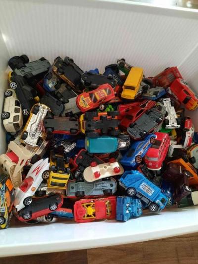 LOT Of OVER 180 HotwheelsMatchbox Cars - Thumbnail 3