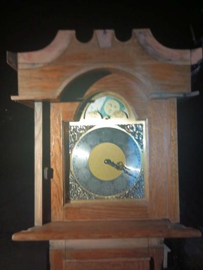Five and a half foot tall Grandfather clock - Thumbnail 3