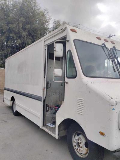 1987 GMC 18 feet long stepvan - Thumbnail 4