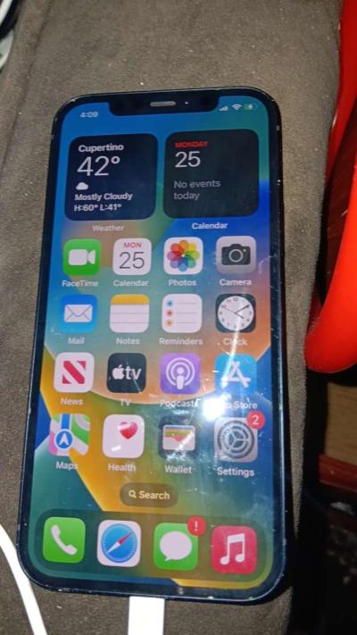 IPhone 12 - Thumbnail 4