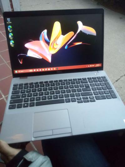 Dell precision 3551 laptop - Thumbnail 2
