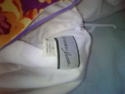 sleeveless flower dress is size 8 in womens - Thumbnail 3