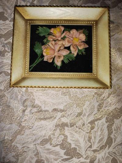 2 vintage pictures one pink and one light blue Flowers - Thumbnail 3