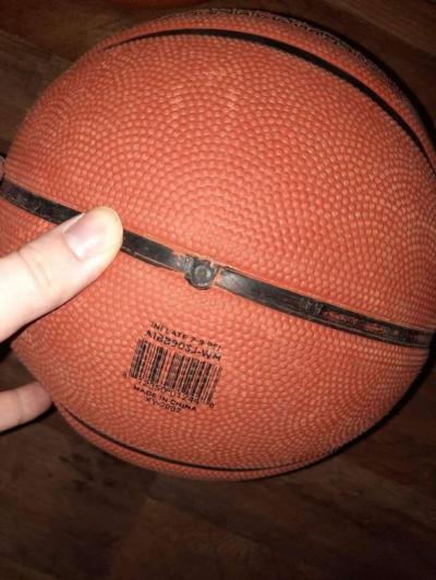 LOT OF 3 BASKETBALLS - Thumbnail 2