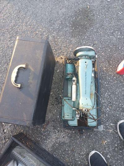 old sewing machine - Thumbnail 2