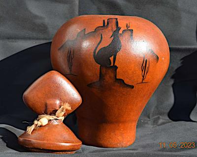 Terracotta Wolf Vase - Thumbnail 2