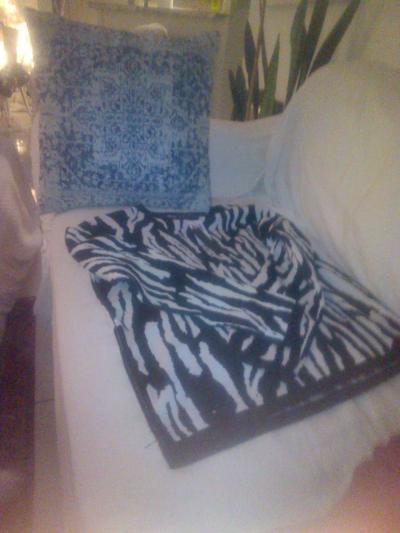 zebra sweater - Thumbnail 2