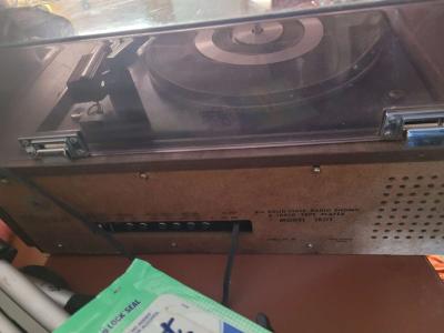 vintage turn table - Thumbnail 2