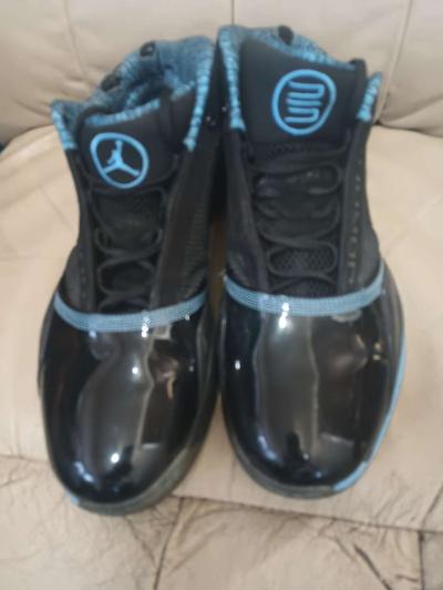 Jordan high top tennis shoes - Adelanto, California