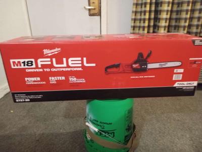 BRAND NEW MILWAUKEE 16IN CHAINSAW