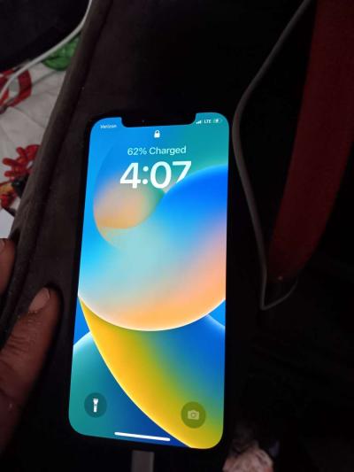 IPhone 12 - Thumbnail 5