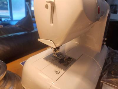 Singer Curly 8763 Zig Zag Sewing Machine - Thumbnail 4