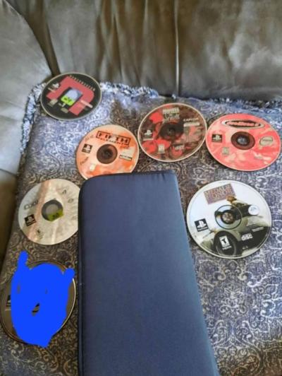 Lot of 31 PS1 Games and 1 PS2 Game  Pickup SOUTHMONT NC - Thumbnail 5