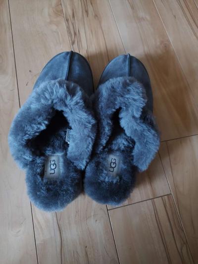 UGG Shoes - Thumbnail 3