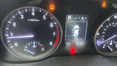 2018 Hyundai Elentra SEL FWD 4D Sedan - Thumbnail 4