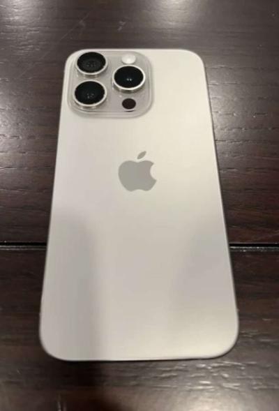 I phone 15 Titanium unlocked - Thumbnail 3