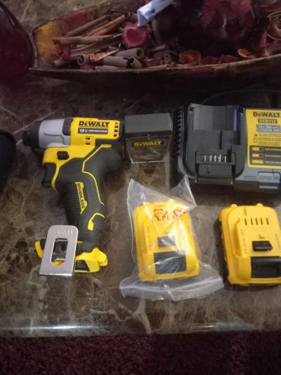 Dewalt 12v drill comes with 2 batteries bits and tote bag ne - Thumbnail 3