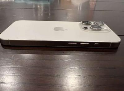 I phone 15 Titanium unlocked - Thumbnail 5