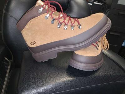 UGGS boots  for man - Thumbnail 4