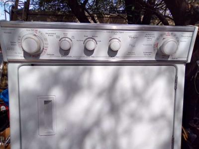 STACK UNIT FULL SIZE KENMORE WASHER AND DRYER WHITE ON WHITE - Thumbnail 4