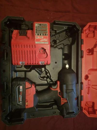 Milwaukee high torque impact gun - Thumbnail 2