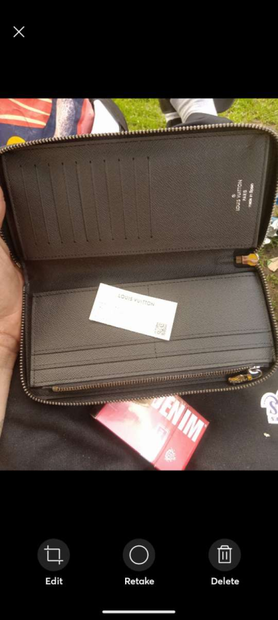 unisex LV wallet - Thumbnail 2