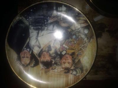 jim Davis signed vintage three stooges plates - Thumbnail 3