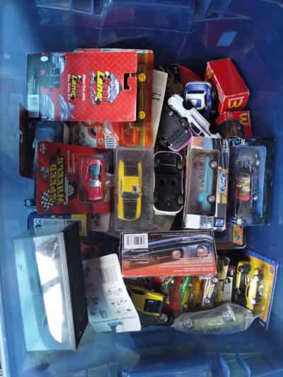 Hot Wheels and other diecast cars and trucks - Thumbnail 4