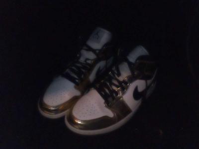 Nike Air Jordans 1 Mid SE - Thumbnail 3