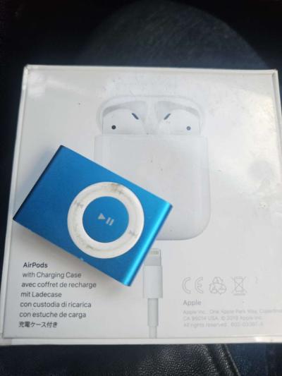 Ipod nano and brand new air pods in box - Thumbnail 3