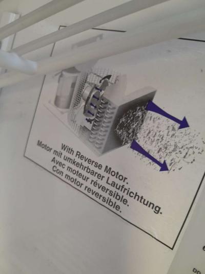 COOLER EXCELLENT CONDITION 8 YERS OLD IVE RECHECK WORKING