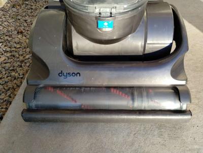 DYSON DC17 Absolute Animal Bagless Vacuum Cleaner - Thumbnail 3