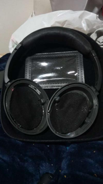 Bose headphones - Thumbnail 3