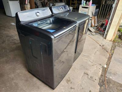 Washer and GAS DRYER - Thumbnail 2