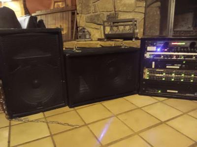 Outside Amp with 4 speakers - Thumbnail 2