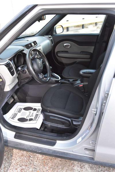 2016  Kia Soul Wagan - Thumbnail 3