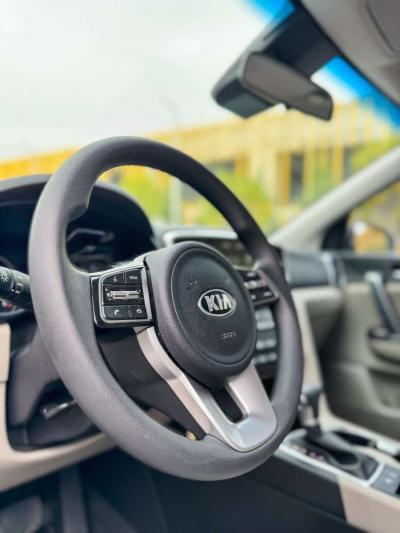 2020 KIA SPORTAGE  19200 millas  1800 down pay - Thumbnail 3